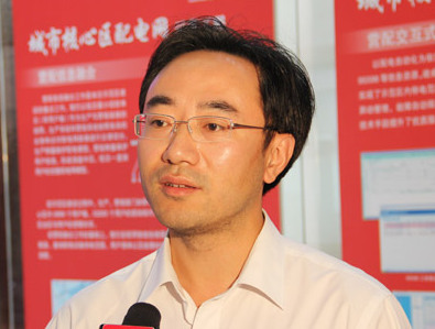 天津城南供電分公司運維檢修部副主任周仁接受人民網(wǎng)天津視窗采訪。（攝影：崔新耀）