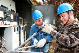 冒高溫施工當好客戶發(fā)展“先行官”