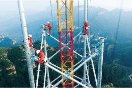 榆橫—濰坊1000千伏特高壓交流輸電線路工程13標(biāo)段7S005號(hào)鐵塔組立完成