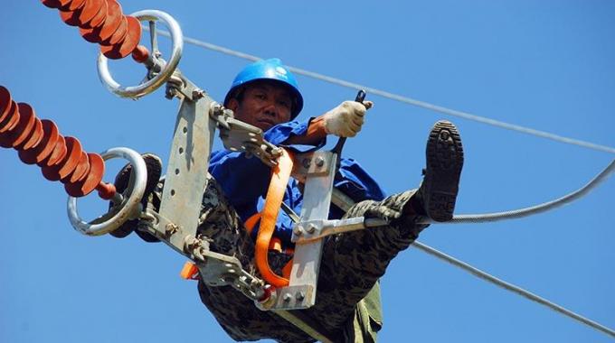 快速施工鑄堅強電網(wǎng)