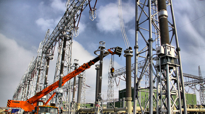 ±800靈紹換流站：火熱干勁融化冰雪