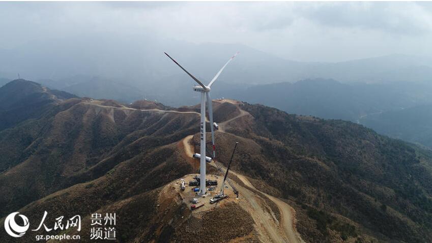 【圖文】貴州最大單體風電場首臺發(fā)電機組安裝完成（高清組圖）