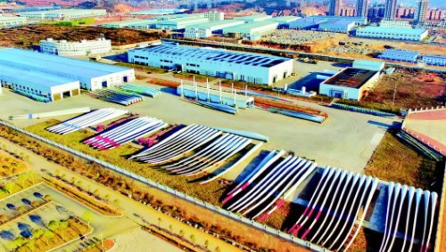 威寧風(fēng)電葉片列隊(duì)待發(fā)直供云貴川