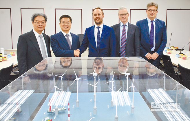 爭(zhēng)取投資風(fēng)電 丹麥團(tuán)訪(fǎng)彰化縣長(zhǎng)魏明谷