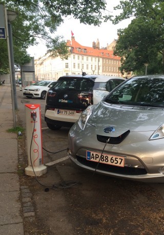 無線充電革命正悄悄萌芽 充電樁能否保其身？