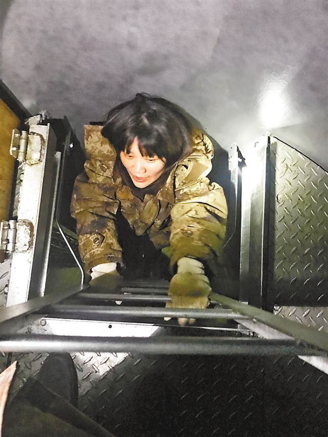 風雨交加的夜晚 我跟蔣教授爬上34米高的風力發(fā)電機