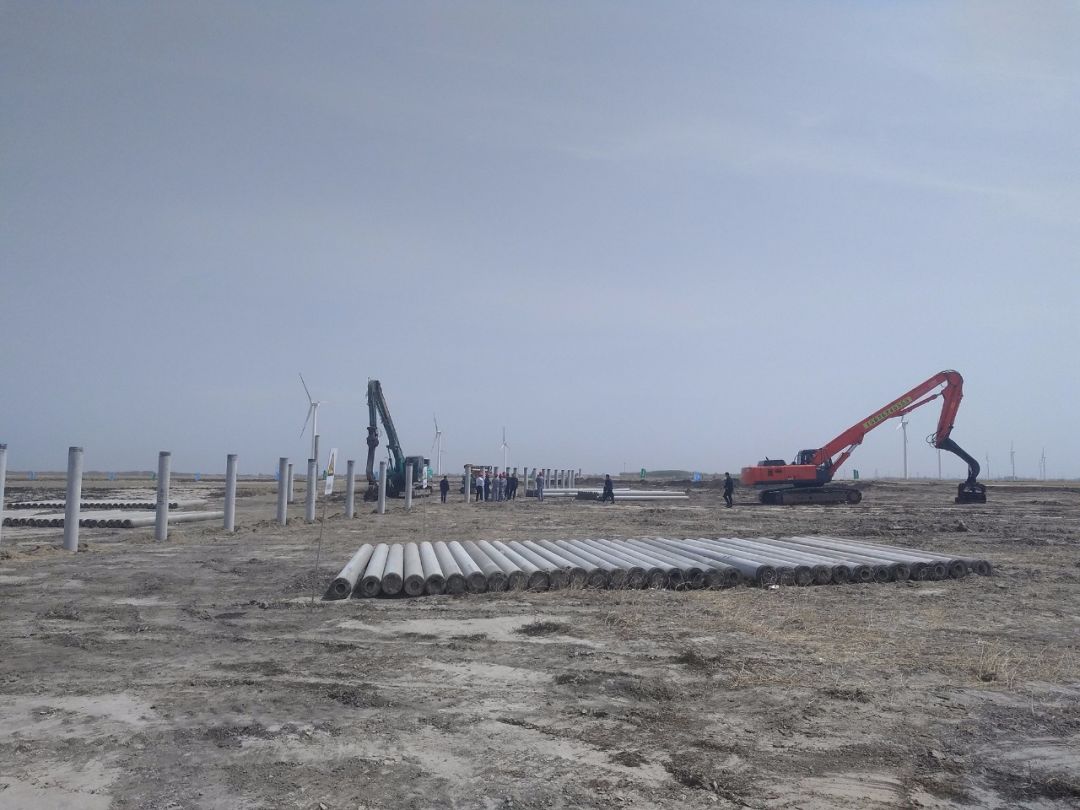 直擊光伏領(lǐng)跑者第一開(kāi)工現(xiàn)場(chǎng)