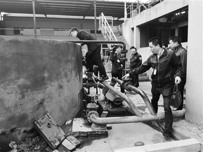 嘉興一家印染廠私設(shè)兩路暗管，企業(yè)負責人指使操作人員干擾在線監(jiān)控