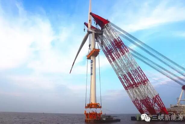 三峽新能源響水海上風(fēng)電場(chǎng)風(fēng)機(jī)吊裝如火如荼