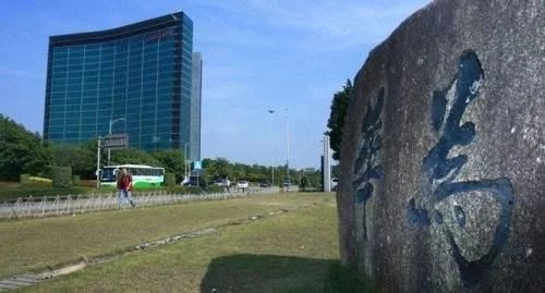 華為智慧城市解決方案服務(wù)于全球40多個(gè)國(guó)家的120多個(gè)城市