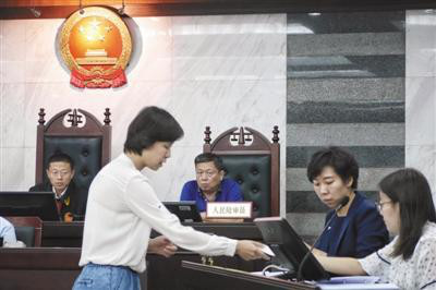 美國(guó)特斯拉電動(dòng)車(chē)怎么安全沖出重圍？