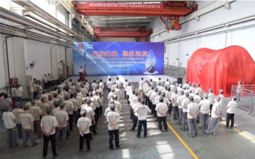 國內(nèi)最大功率海上半直驅永磁同步風力發(fā)電機成功下線！