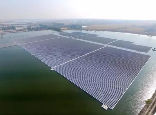 建在海上風(fēng)機之間的空閑海域 世界上第一個海上風(fēng)光電站指日可待！