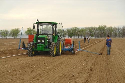 “互聯(lián)網(wǎng)+農(nóng)業(yè)”，創(chuàng)造農(nóng)村發(fā)展新活力