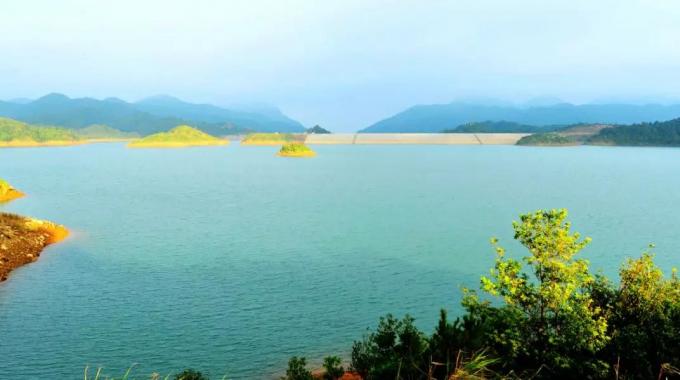 廣東惠州抽水蓄能電站（建成）  惠州抽水蓄能電站位于廣東省惠州市博羅縣，是廣東省內(nèi)興建的第二座大型抽水蓄能電站，是“西電東送”的必要配套工程。