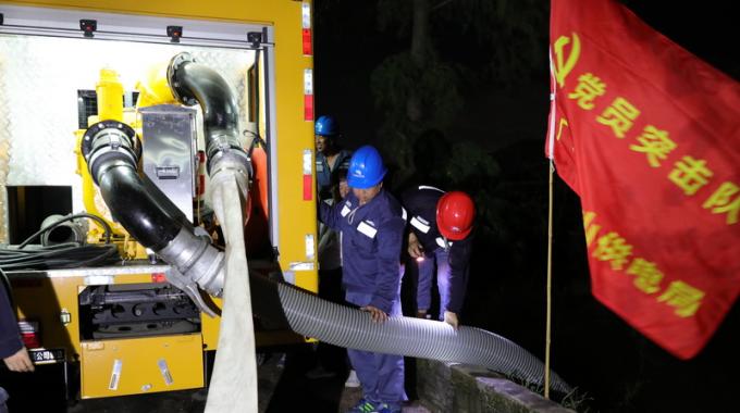 據(jù)了解，在實(shí)戰(zhàn)中應(yīng)用應(yīng)急排澇車進(jìn)行搶修，屬廣東電網(wǎng)首次。