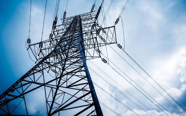 為什么高壓電線沒有絕緣外皮，雨天也不會出現(xiàn)電力故障呢？