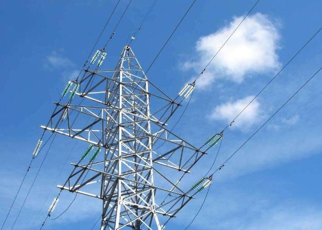 為什么高壓電線沒有絕緣外皮，雨天也不會出現(xiàn)電力故障呢？