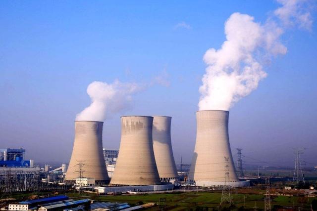 我國(guó)的火電廠燃燒一噸的煤礦，能產(chǎn)生多少電量？